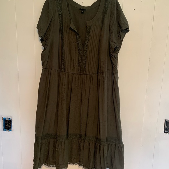 Green size 3 torrid dress - Picture 3 of 3